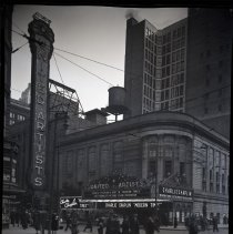 IL-Chicago-United Artists Exterior